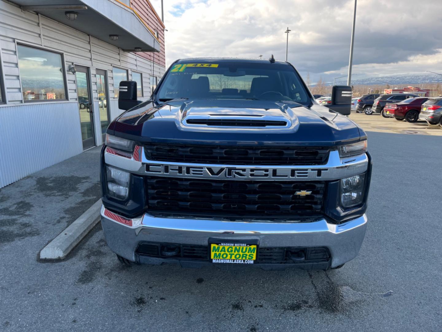 2021 BLUE CHEVROLET SILVERADO 3500H LT (1GC4YTE79MF) with an 6.6L engine, Automatic transmission, located at 1960 Industrial Drive, Wasilla, 99654, (907) 274-2277, 61.573475, -149.400146 - Photo#6